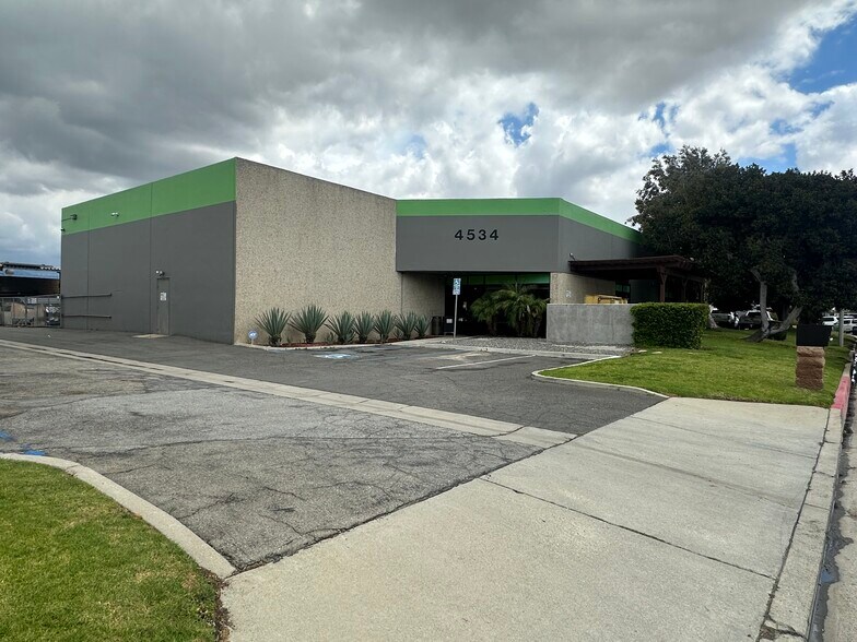 Primary Photo Of 4534 Carter Ct, Chino Manufacturing For Sale