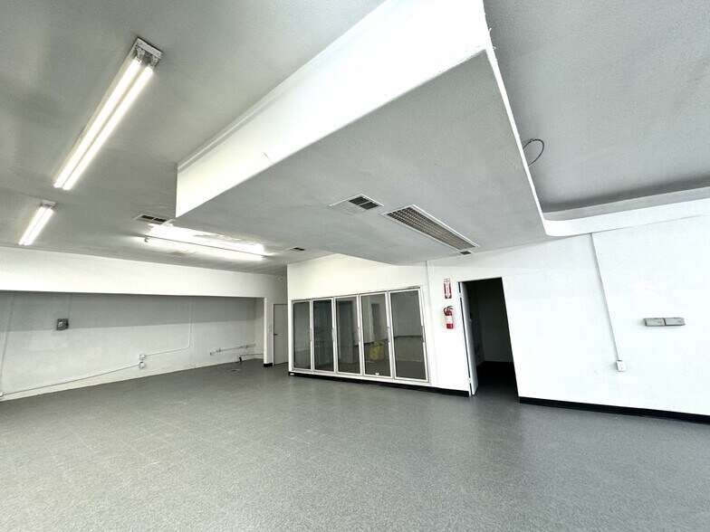 More Photos Of 1941 Atlantic Ave, Long Beach Convenience Store For Sale