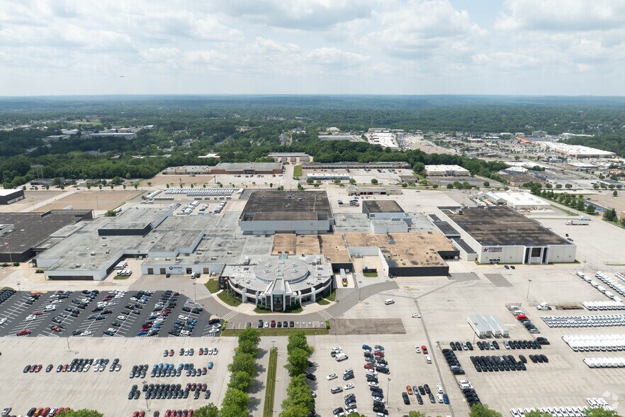 More Photos Of 2000 Brittain Rd, Akron Industrial For Lease