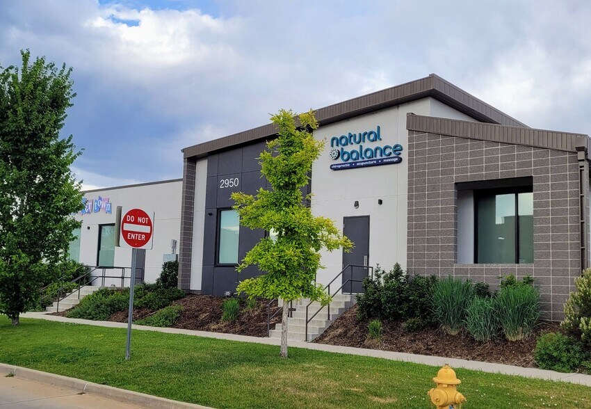 More Photos Of 2954 Havana St, Denver General Retail For Sale