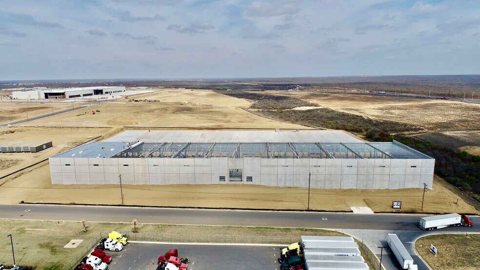 610 Vidal Cantu Rd, Laredo, TX 78045 Industrial For Lease