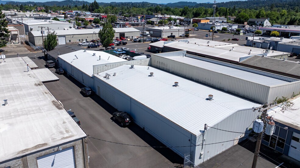 More Photos Of 1010 Wilson St, Eugene Warehouse For Sale