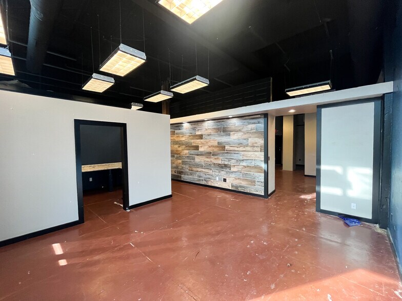 More Photos Of 509 W Olive St, Springfield General Retail For Sale