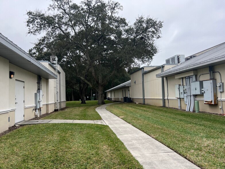 More Photos Of 5935 Webb Rd, Tampa Medical For Lease