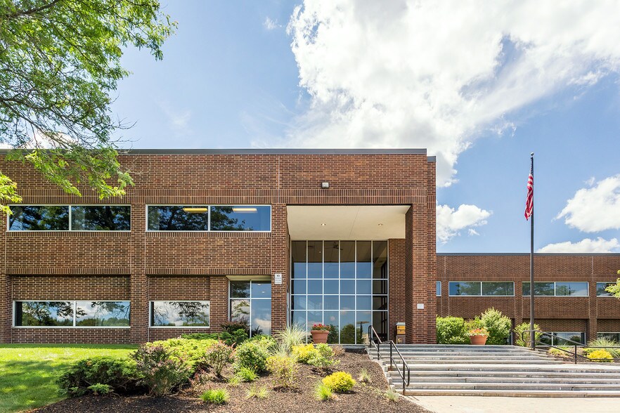 More Photos Of 295 Foster St, Littleton Flex For Lease