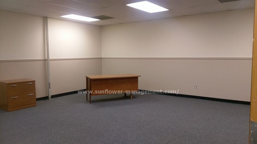 More Photos Of 2537-2579 Airport Rd, Colorado Springs General Retail For Lease