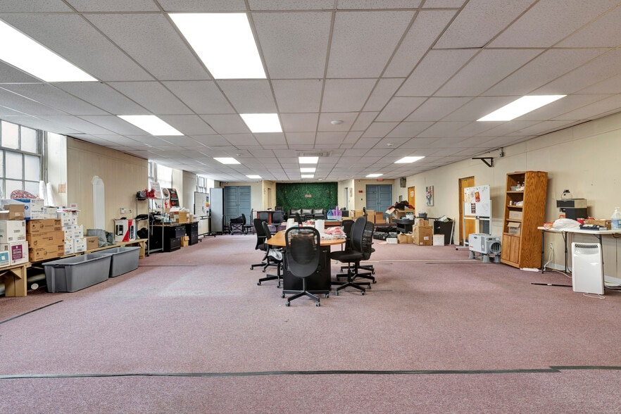 More Photos Of 11 Poplar Ave, Wilmington Lodge Meeting Hall For Lease