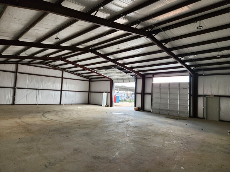 More Photos Of 14566 Industrial Park, Aubrey Warehouse For Lease