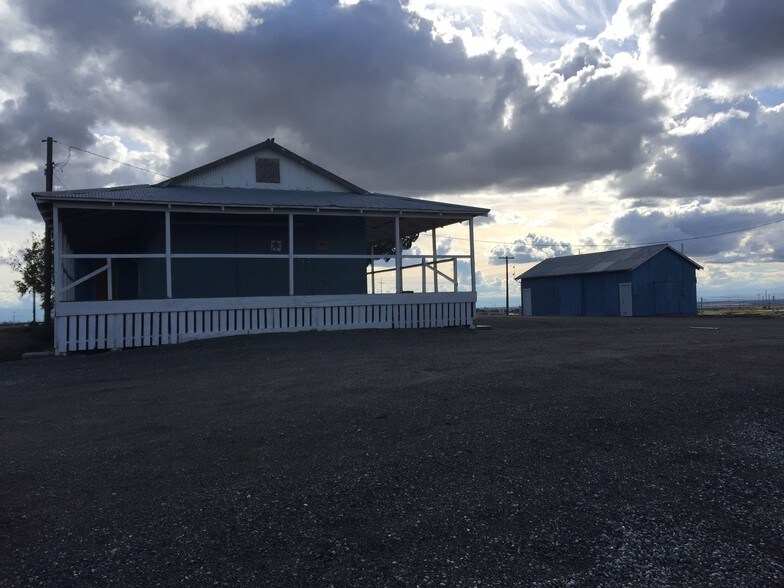 More Photos Of 18400 Highway 65, Bakersfield Warehouse For Lease