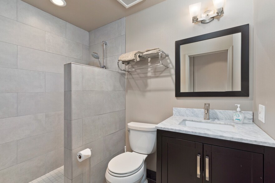 More Photos Of 38 Laurel Mountain Rd, Mammoth Lakes Storefront Retail Office For Sale