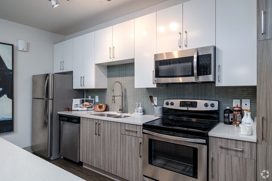 More Photos Of 930 Howell Mill Rd NW, Atlanta Apartments For Lease