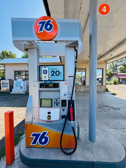 More Photos Of 150 Mountain Blvd, Mount Vernon Service Station For Sale