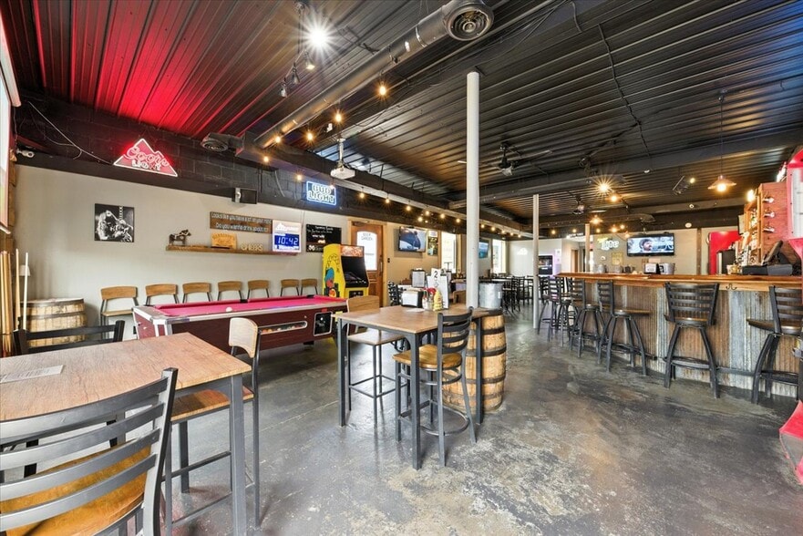 More Photos Of 501-503 Iowa Ave, Essex Storefront Retail Residential For Sale