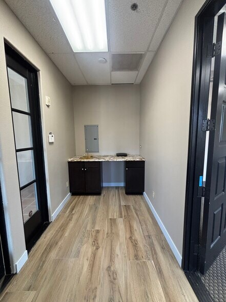 More Photos Of 78115 Calle Estado, La Quinta Office For Lease