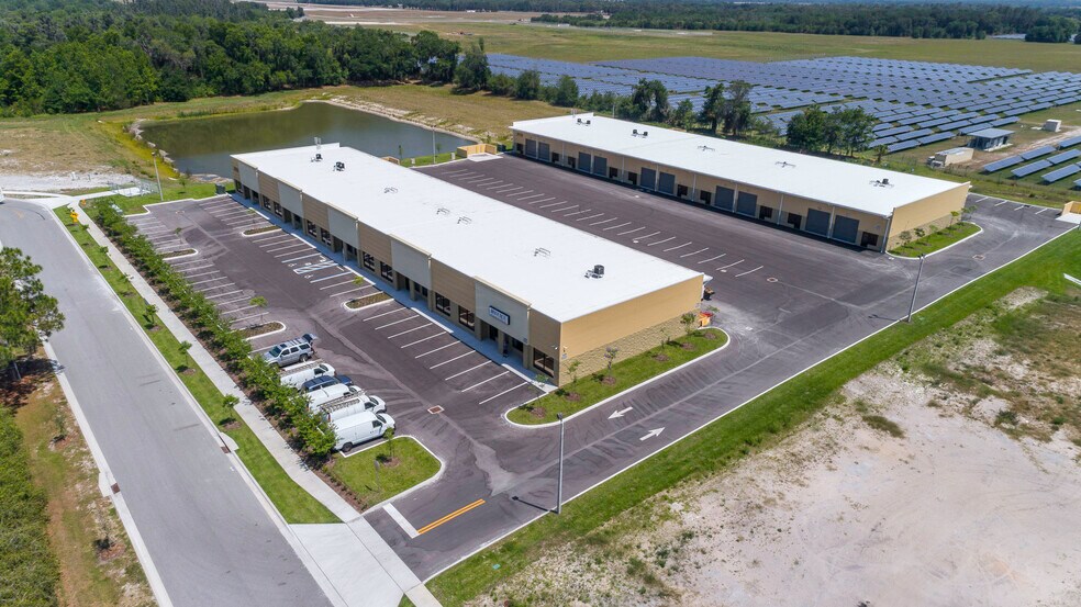 More Photos Of 3920 Anchuca Dr, Lakeland Warehouse For Lease