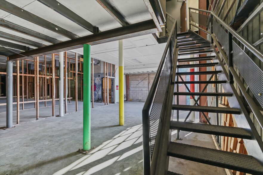 More Photos Of 1410-1412 Elwood St, Los Angeles Warehouse For Sale