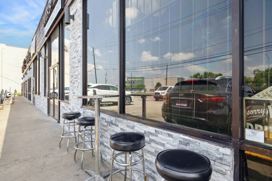 More Photos Of 3922-3936 Old Spanish Trl, Houston Unknown For Lease