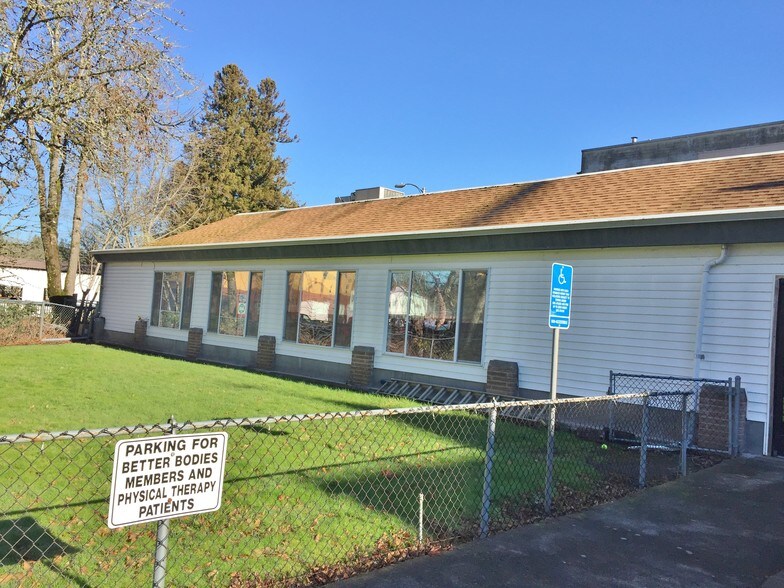 303 E Main St Cottage Grove Or 97424 Retail For Lease