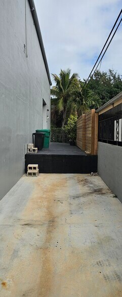 More Photos Of 819 SW 10th Ave, Miami Warehouse For Sale