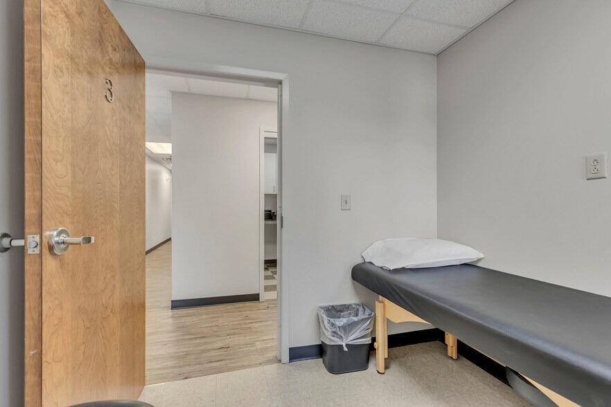 More Photos Of 2004 Hayes St, Nashville Medical For Lease