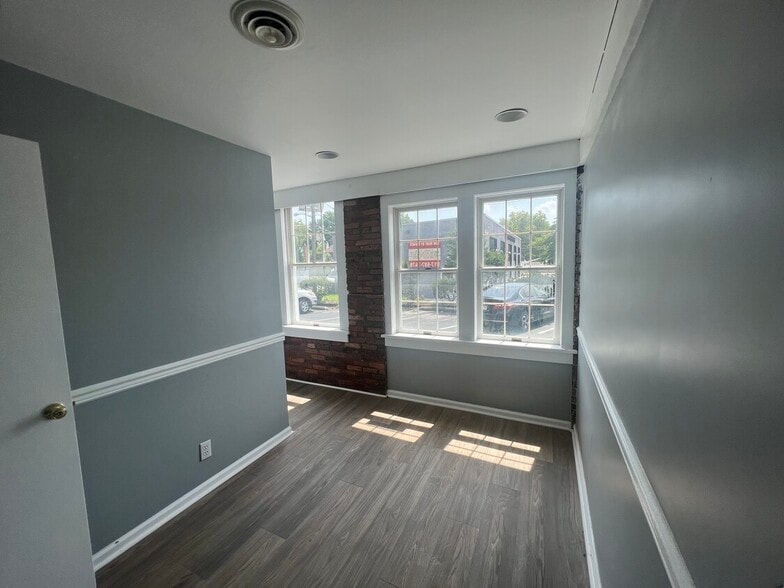 More Photos Of 600 Main St, Riverton Office For Lease