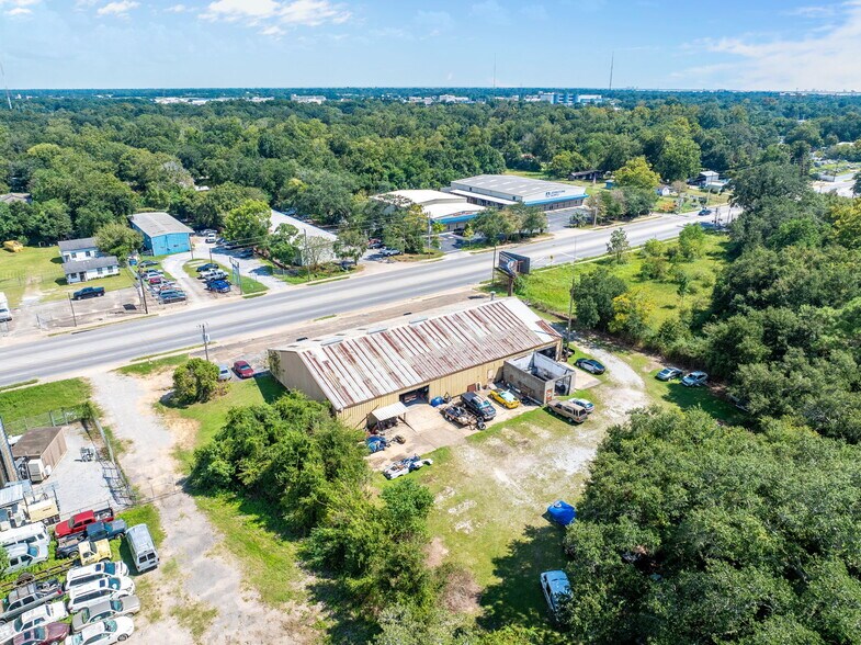More Photos Of 4001 W St, Pensacola Distribution For Lease