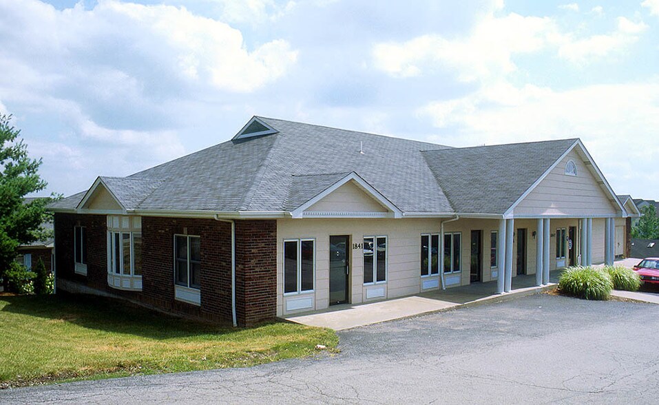 More Photos Of 1841-1861 Sherman Dr, Saint Charles Office For Lease