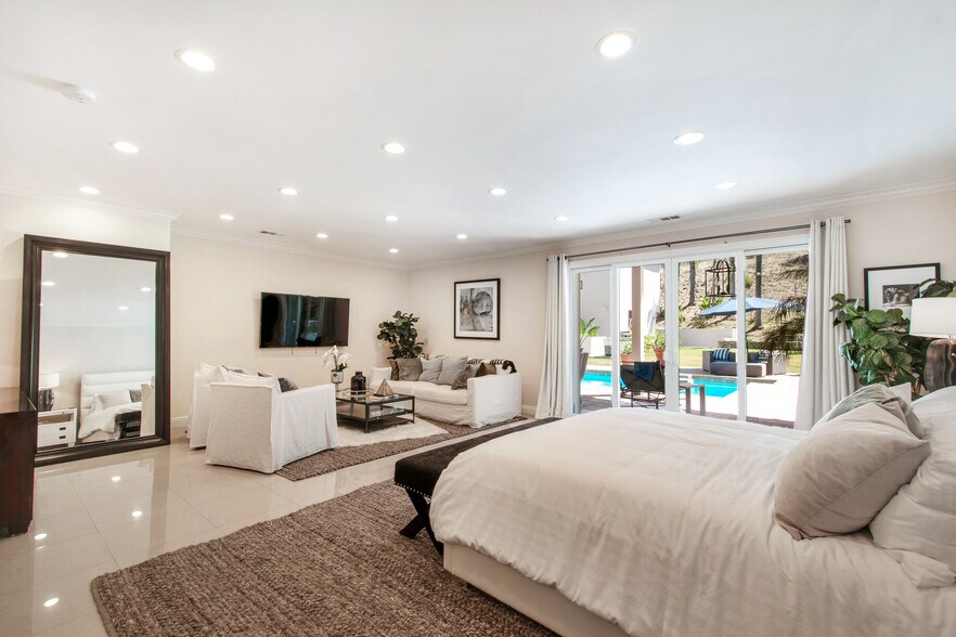 More Photos Of 9696 Antelope Rd, Beverly Hills Specialty For Lease