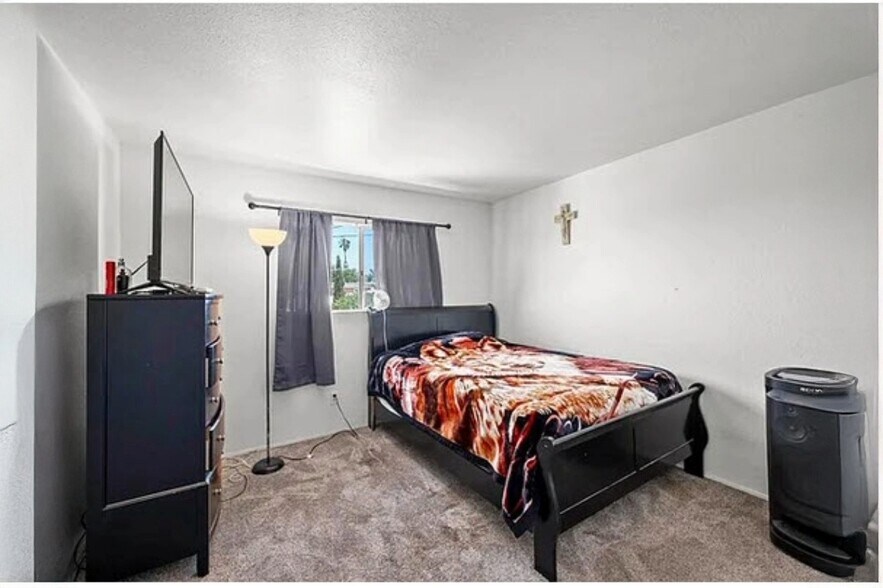 More Photos Of 2245 S Lanoitan Ave, National City Apartments For Sale