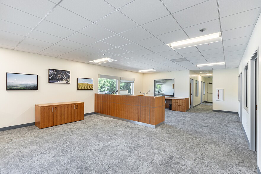 More Photos Of 1101 Vintage Ave, Saint Helena Office For Sale