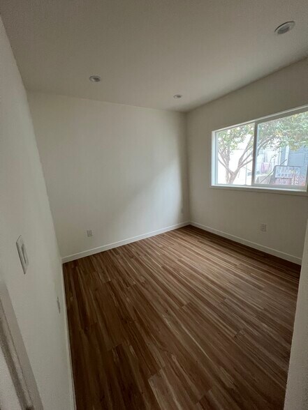 More Photos Of 2211 S Bronson Ave, Los Angeles Apartments For Sale