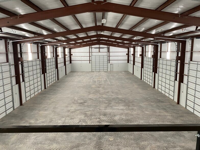 More Photos Of 6201 W Murphy St, Odessa Warehouse For Lease