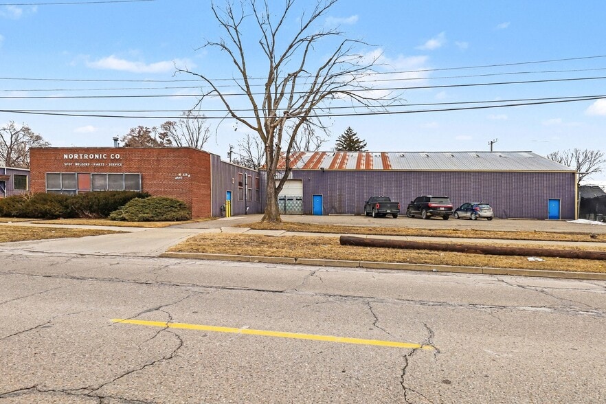 More Photos Of 20210 Sherwood St, Detroit Warehouse For Sale