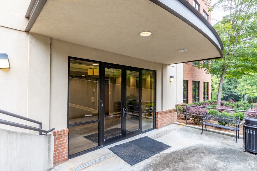 3915-cascade-rd-atlanta-ga-30331-medical-office-for-lease-cityfeet