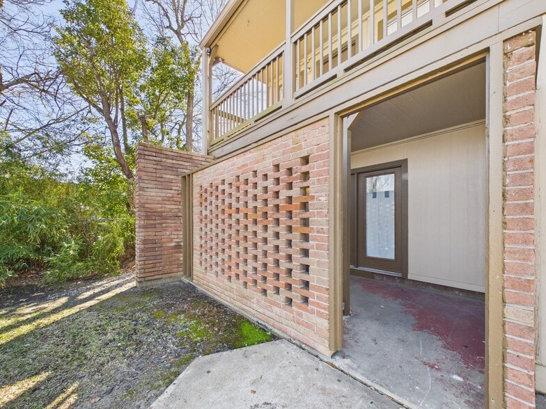 More Photos Of 1349 Jefferson Dr, Port Arthur Apartments For Sale