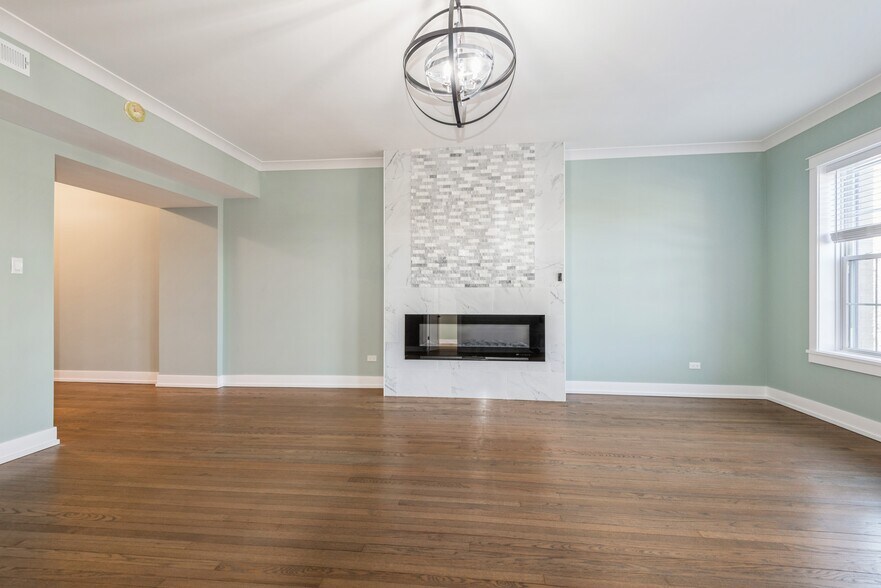 More Photos Of 1535 W Estes Ave, Chicago Multifamily For Sale
