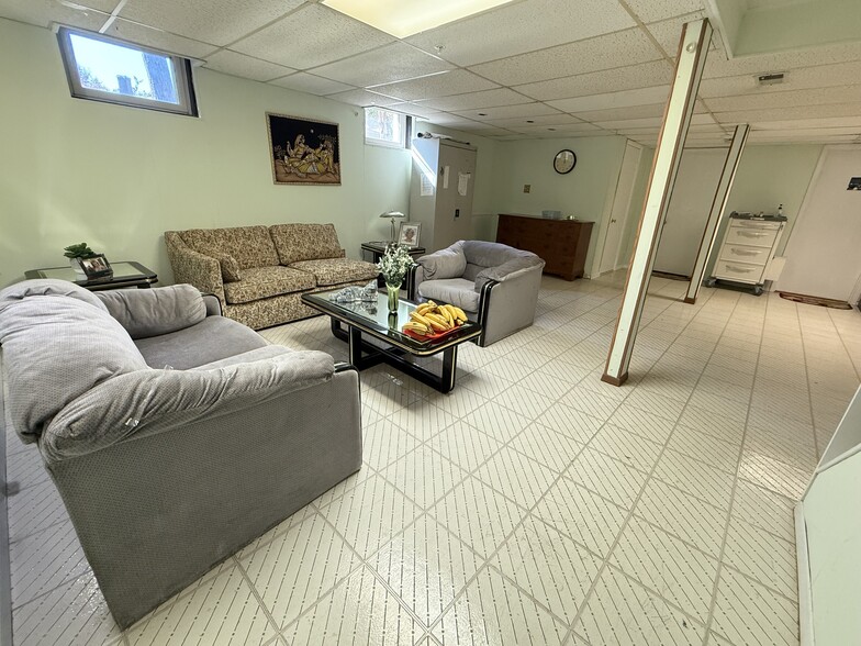 More Photos Of 4 Broomall Ct, Silver Spring Congregate Senior Housing For Sale