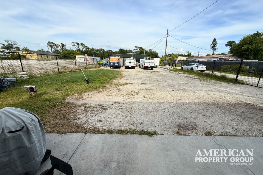 More Photos Of 5011 15th St E, Bradenton Office For Sale
