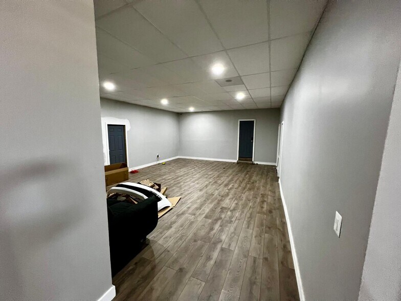 More Photos Of 6450 E Hancock St, Detroit Warehouse For Sale