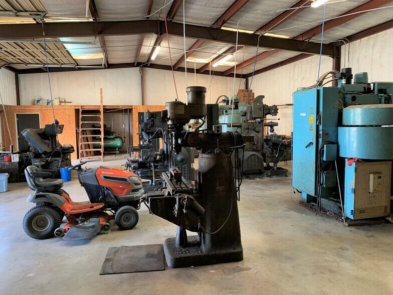 More Photos Of 6887 State Highway 31 E, Murchison Warehouse For Sale