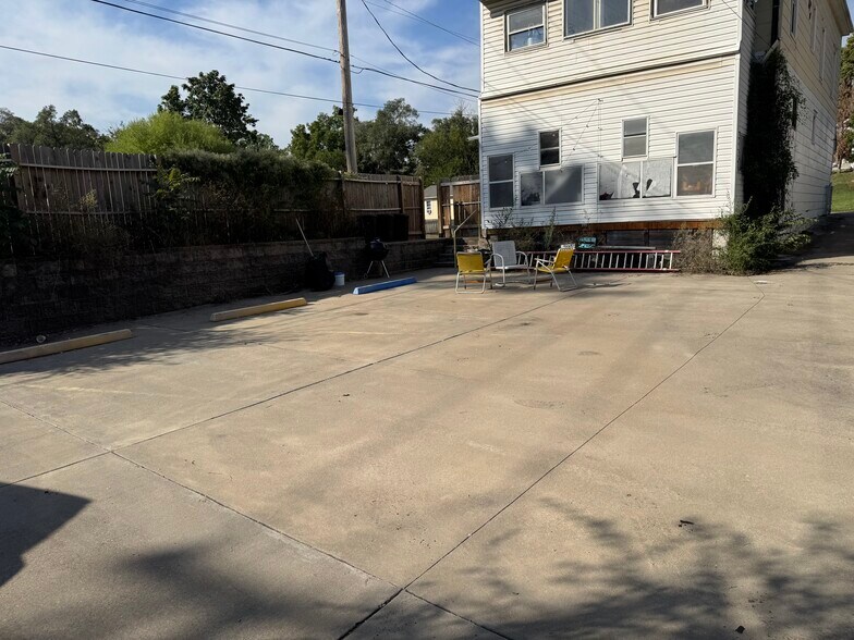 More Photos Of 81 N Mill St, Kansas City General Retail For Sale