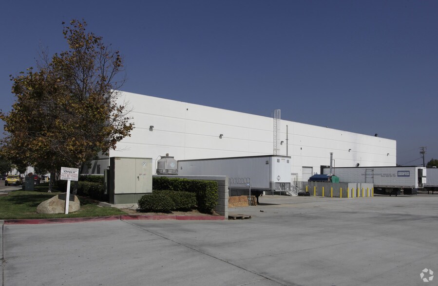 More Photos Of 520 Corporate Dr, Escondido Warehouse For Lease