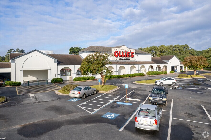 More Photos Of 2551 E Pinetree Blvd, Thomasville Unknown For Lease