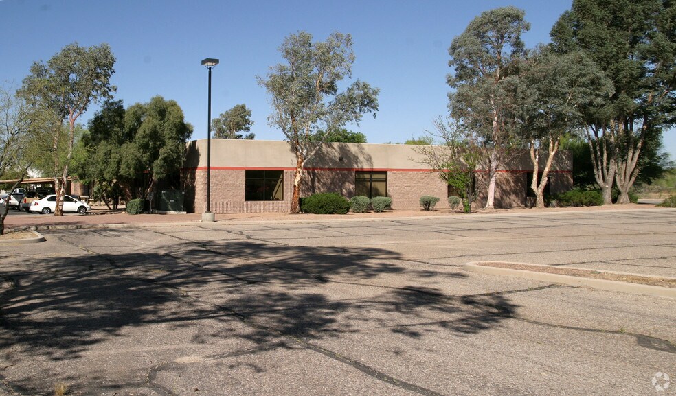 More Photos Of 10940 N Stallard Pl, Oro Valley Light Distribution For Lease