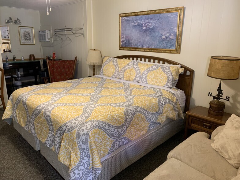 More Photos Of 290 N Main St, Robbinsville Hotel For Sale