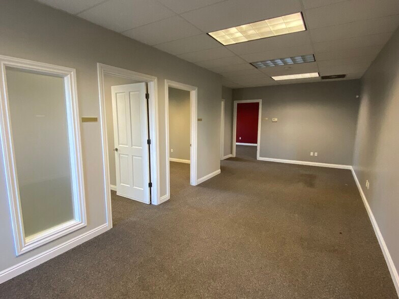 More Photos Of 327 W Gordon Ave, Layton Office For Sale