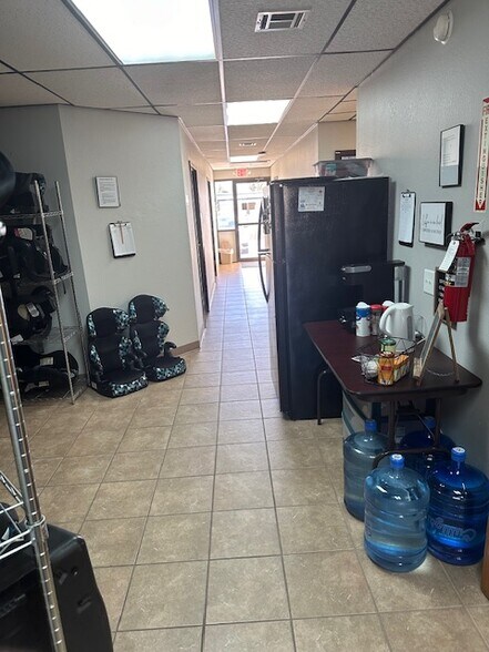 More Photos Of 3802 S Santa Fe Ave, Chanute Medical For Sale