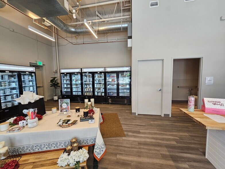 More Photos Of 1776 Curtis St, Denver Apartments For Lease