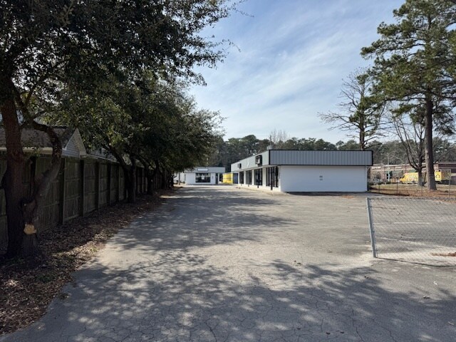 More Photos Of 1911 Lejeune Blvd, Jacksonville Storefront Retail Office For Lease