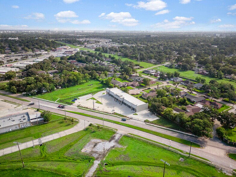 More Photos Of 2215 Allen Genoa Rd, Pasadena Flex For Sale